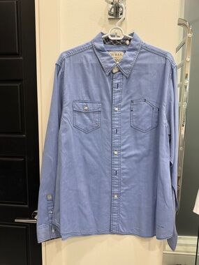 GUESS Men's Light Blue Casual Button-Down Shirt